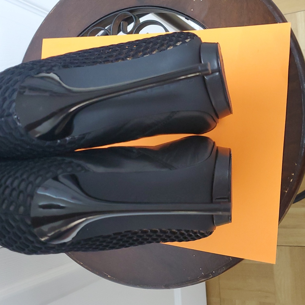L.A.M.B Bicara Platform Bootie/Black - Picture 11 of 16